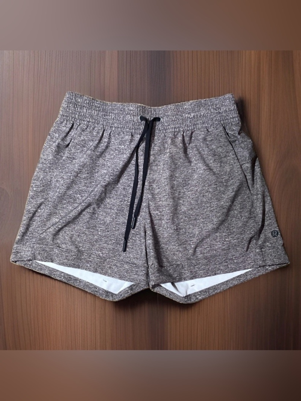 Lululemon Spring Break Away Women’s Short 4-way Stretch 3' Heather Grey Size 4